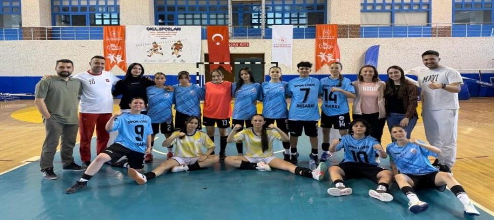 Aksaraylı kızlar Türkiye Beşincisi oldu!