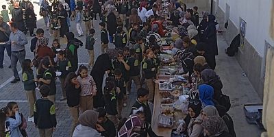 İlkokul öğrencilerinden Gazze’ye destek kermesi!