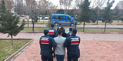 JANDARMADAN UYUŞTURUCU OPERASYONU:  5 bin 322 adet uyuşturucu hap ele geçirildi!
